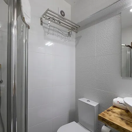 Flh Spacious With Balcony Apartment *
